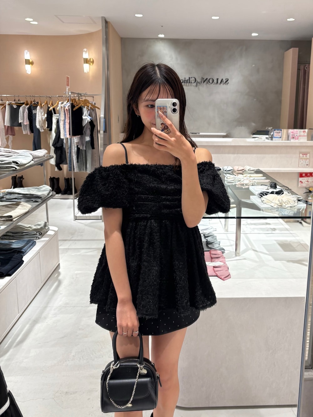 「Chicoのフェザーペプラムブラウス（シャツ/ブラウス、ブラック系）」を使った、ayuさん（レディース・155cm）の夏コーディネートの1枚目の写真