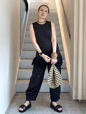 「ADAM ET ROPE'（アダムエロペ）のアンクルストラップサンダル（サンダル、ブラック系）」を使った、カワバタさん（レディース・166cm）の夏コーディネート