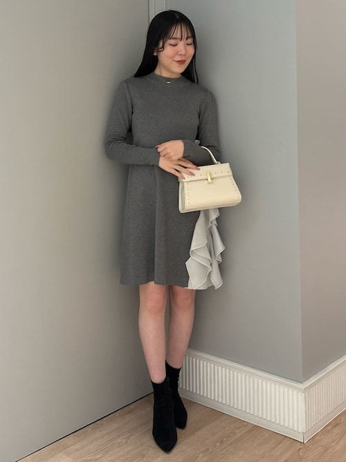 リュタン】ビジュースタッズポシェット（M）（ショルダーバッグ