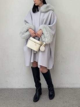 「アイテム（ポンチョ）」を使った、CELFORDさん（レディース・162cm）の冬コーディネート