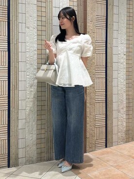 小花ジャガードペプラムブラウスを使った人気ファッション