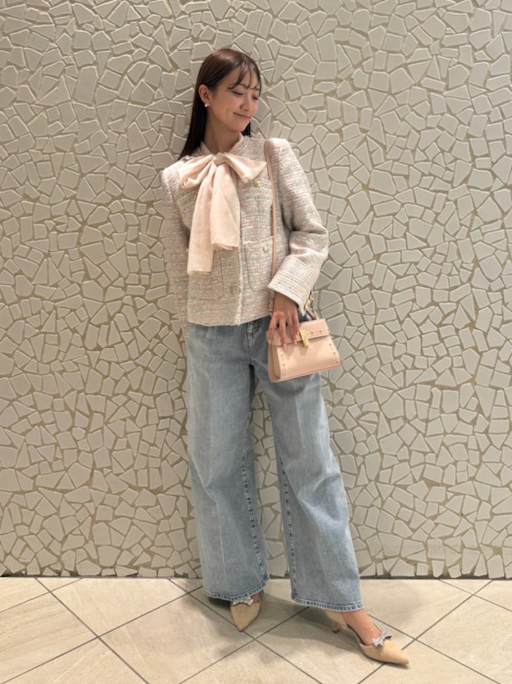 CELFORDのノーカラージャケットを使った人気ファッション