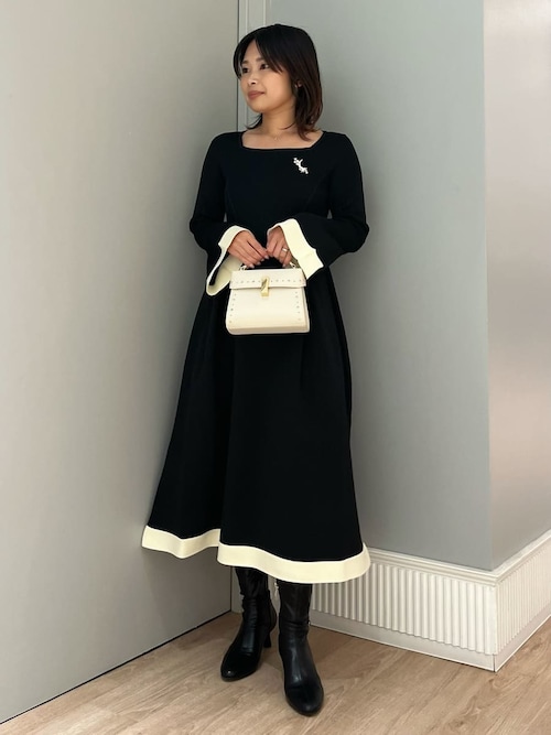 ベルスリーブホールガーメントニットワンピース（ワンピース