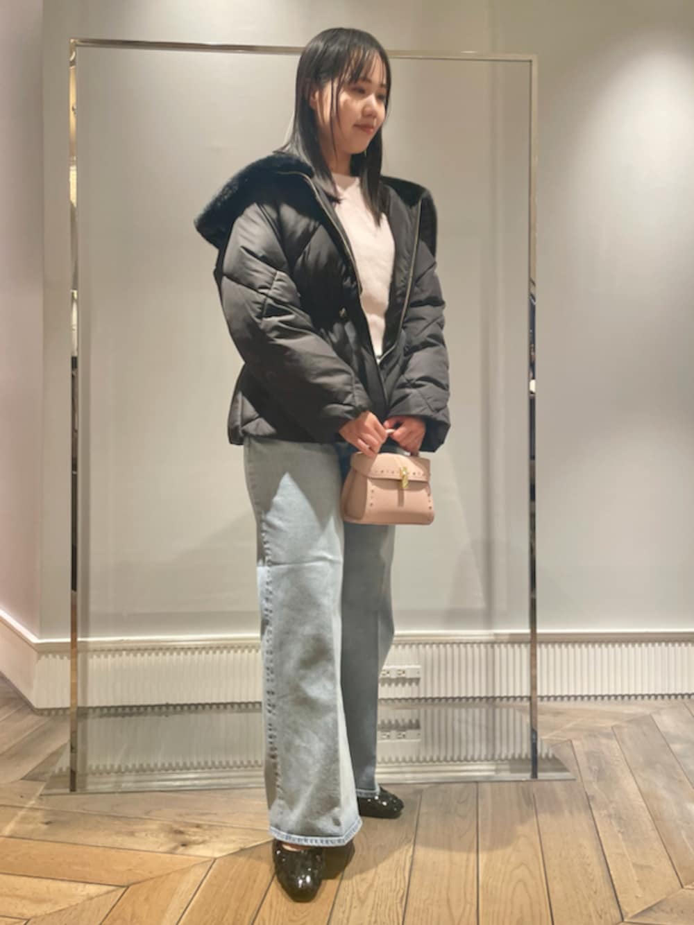「骨格ストレート、ディリーコーディネート、コート、ジャケット、パンツ、トップス、ニット」｜「CELFORDのファー襟付きキルティングショートコート（その他アウター、ブラック系）」を使った、CELFORDさん（レディース・163cm）の冬コーディネートの1枚目の写真