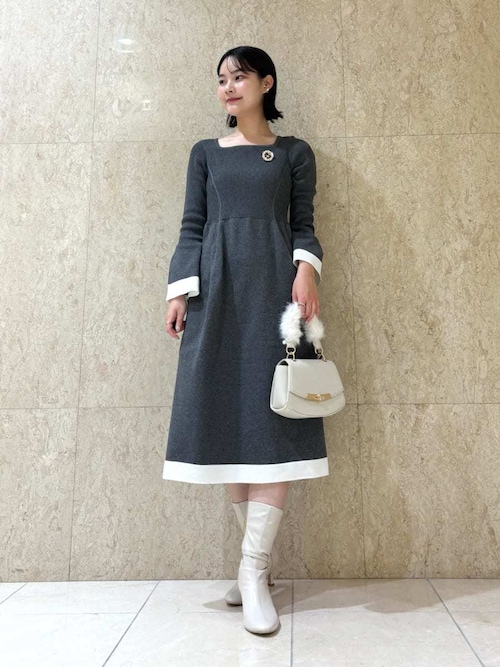 ベルスリーブホールガーメントニットワンピース（ワンピース