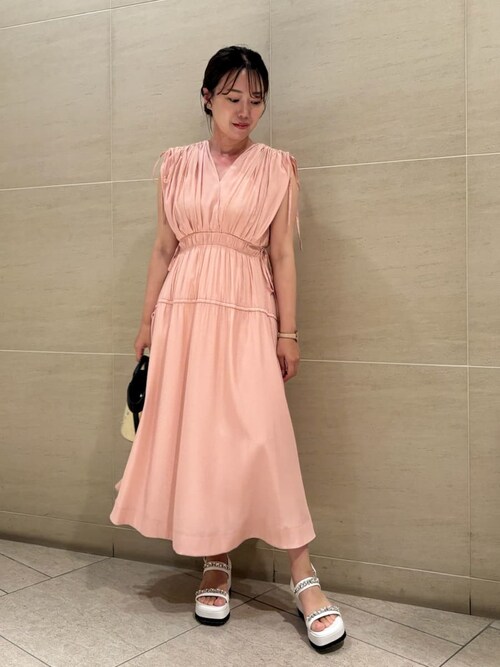 美品♡ CELFORD 【2024年モデル】リボンノースリーブワンピース カシュクールリボンノースリーブワンピース(デイリーワンピース