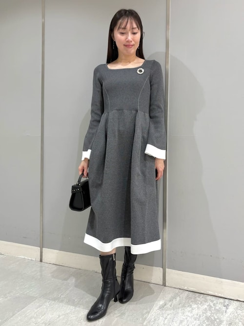 ベルスリーブホールガーメントニットワンピース（ワンピース