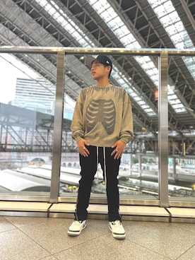 「DANKE SCHON（ダンケシェーン）のアイテム（スウェット）」を使った、田中理登さん（メンズ・164cm）の秋コーディネート