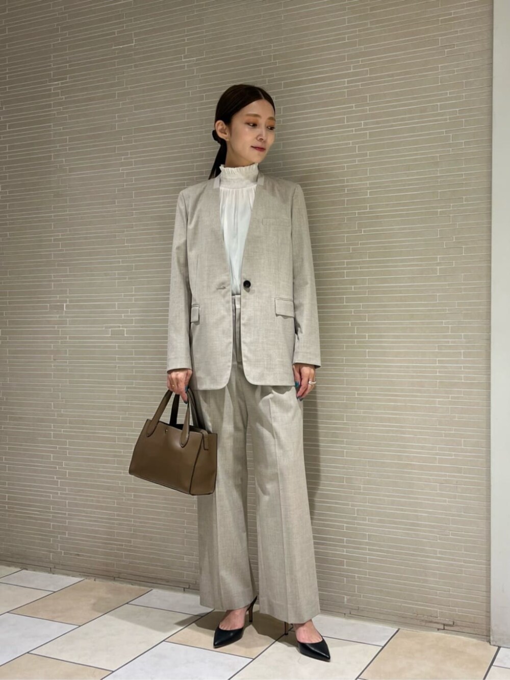 美品ユナイテッドアローズRIOPELE ノーカラー ジャケット&ストレートパンツ UNITED ARROWS（ユナイテッドアローズ）の「RIOPELE ノーカラー