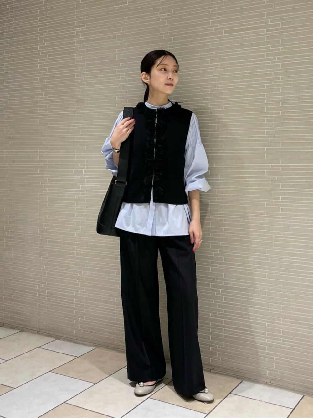 「united arrows」｜「UNITED ARROWSのチュールカラー 2WAY ブラウス（シャツ/ブラウス、ブルー系）」を使った、仲（naka）さん（レディース・163cm）の冬コーディネートの1枚目の写真