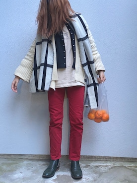 「アイテム（デニムパンツ、レッド系）」を使った、ヤスカタフクさん（レディース・166cm）の冬コーディネート