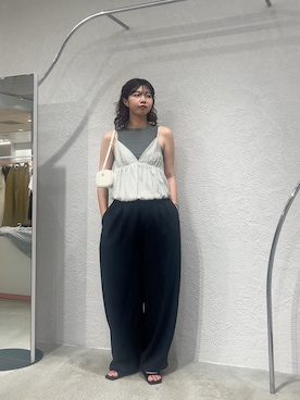 「KBF（ケイビーエフ）のリネンミックスWIDEコクーンパンツ（その他パンツ、ブルー系）」を使った、ゆちさん（レディース・170cm）の夏コーディネート