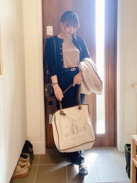 「バッグ2個持ち」｜「アイテム（トートバッグ）」を使った、ANNAさん（レディース・166cm）の秋コーディネート