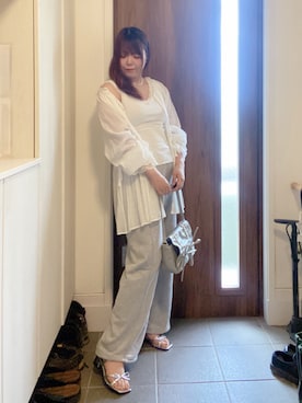 「アイテム（フレグランス）」を使った、ANNAさん（レディース・166cm）の春コーディネート