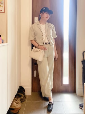 「アイテム（テーラードジャケット、グリーン系）」を使った、ANNAさん（レディース・166cm）の秋コーディネート