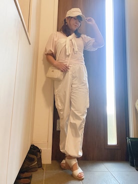 「アイテム（カーゴパンツ）」を使った、ANNAさん（レディース・166cm）の夏コーディネート