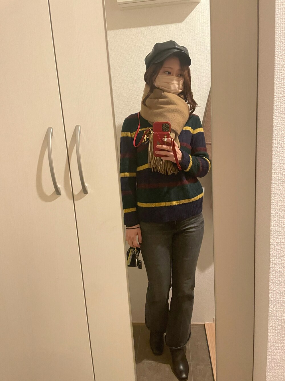 「カジュアルコーデ、デニムパンツ、フレアデニム、ブーツカットパンツ」｜「MOUSSYのMVS BLACK FLARE（デニムパンツ、ブラック系）」を使った、NanaFiddler さん（レディース・165cm）の冬コーディネートの1枚目の写真