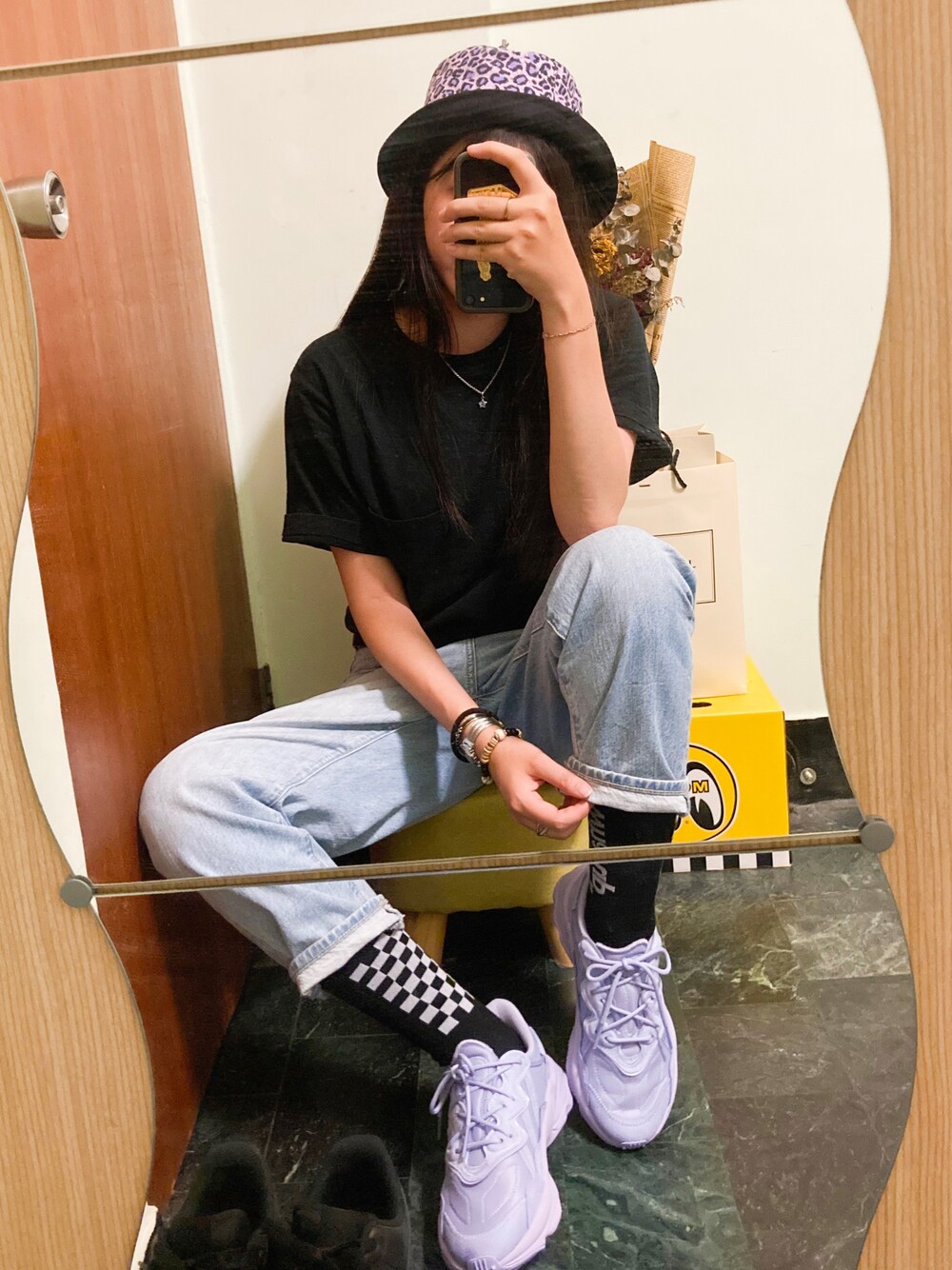 「UNIQLOのオーバーサイズクルーネックT（半袖）（Tシャツ/カットソー、ホワイト系）」を使った、Frankie さん（レディース・165cm）の秋コーディネートの1枚目の写真