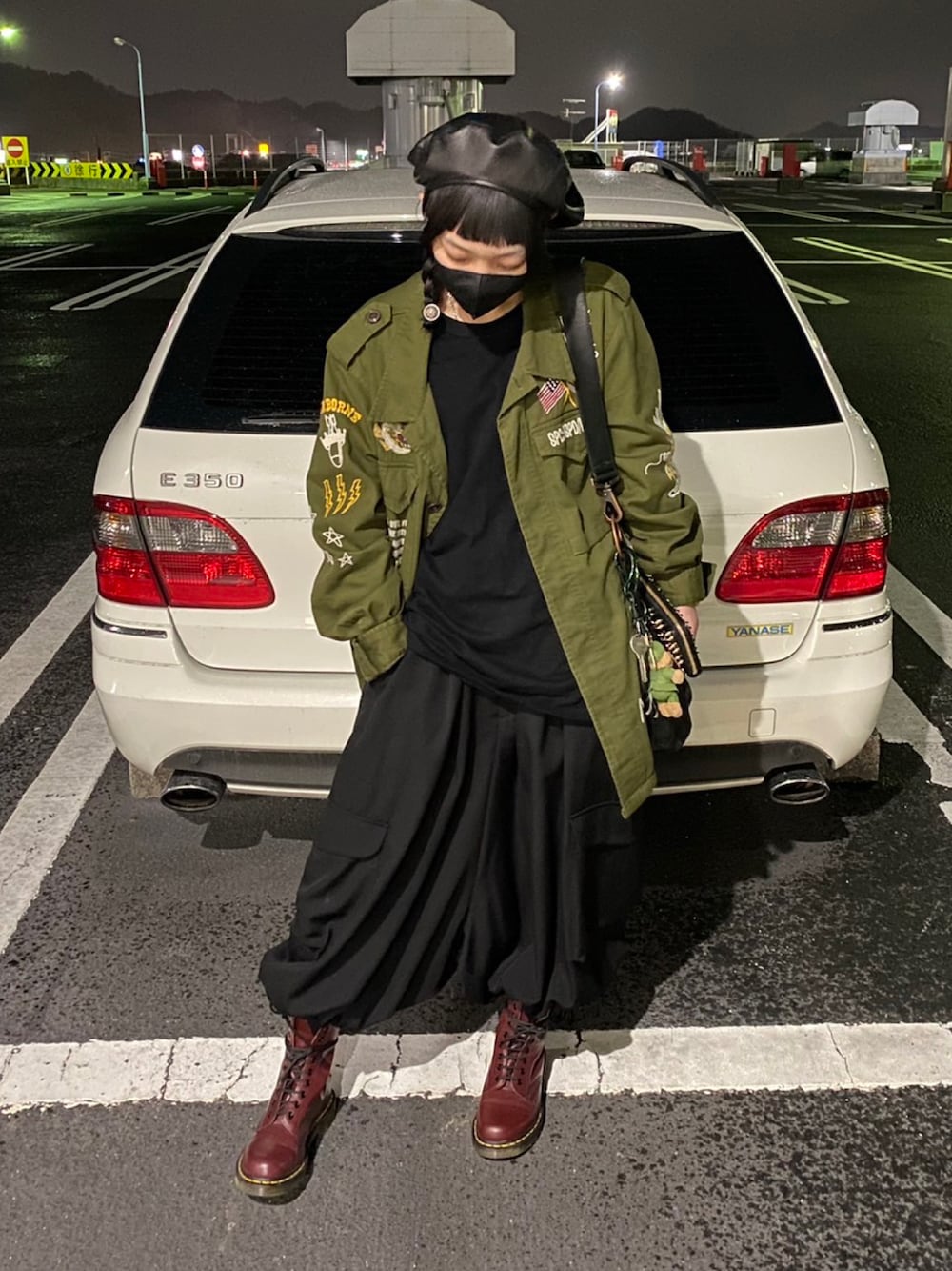 「ミリタリー、アーミー、ドクターマーチン、Dr.Martens、10ホール、ワイズ、ys、ヨウジヤマモト」｜「AVIREXの刺繍 M-43 ジャケット/EMBROIDERY M-43 JACKET（ジャケット/アウター、グリーン系）」を使った、シャーロット・ぬまちさん（レディース・156cm）の春コーディネートの1枚目の写真