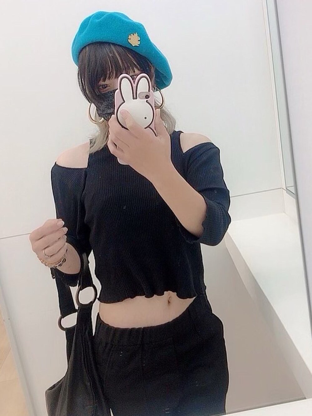 「休日スタイル、ラクチンコーデ、MARNI、ISAMU KATAYAMA BACKLASH、アレフルード、TAKUYA∞、UVERworld」｜「jouetieのアイテム（その他トップス、ブラック系）」を使った、シャーロット・ぬまちさん（レディース・156cm）の秋コーディネートの1枚目の写真