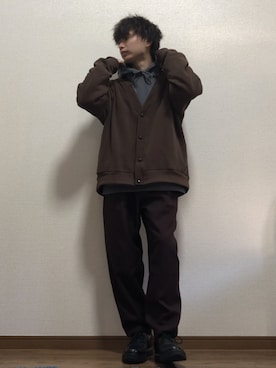 「アイテム（カーディガン/ボレロ、ブラウン系）」を使った、玄人(くろうと)さん（メンズ・168cm）の冬コーディネート