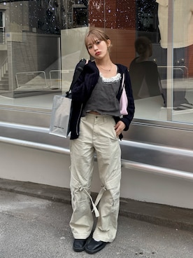 「simpleprojectのアイテム（パンツ、ホワイト系）」を使った、ユイカさん（レディース・160cm）の春コーディネート