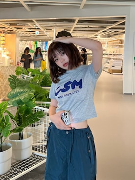 「shesame（シーセム）のCSM logo ss tee（Tシャツ/カットソー、グレー系）」を使った、ユイカさん（レディース・160cm）の春コーディネート