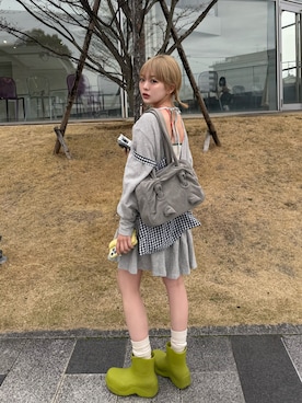 「MILLO WOMEN（ミロウーマン）のアイテム（バッグ、グレー系）」を使った、ユイカさん（レディース・160cm）の春コーディネート