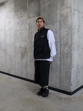 「KEBOZ（ケボズ）のDENIM SHORTS（デニムパンツ、ブラック系）」を使った、Neoさん（メンズ・172cm）の春コーディネート