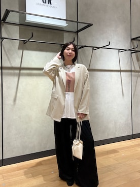 「KBF(ケイビーエフ)のピンタックフォトプリントTEE(Tシャツ/カットソー、ホワイト系)」を使った、yuiさん(レディース・167cm)の春コーディネート