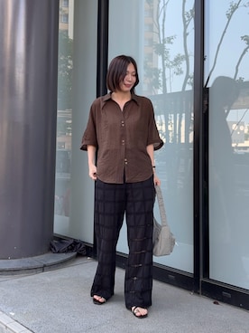 「KBF(ケイビーエフ)のシアーフォルムシャツ(シャツ/ブラウス、ブラウン系)」を使った、yuiさん(レディース・167cm)の春コーディネート