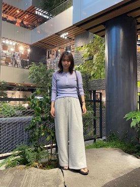 「初秋のパンツスタイル」｜「アイテム（スウェットパンツ）」を使った、yuiさん（レディース・167cm）の秋コーディネート