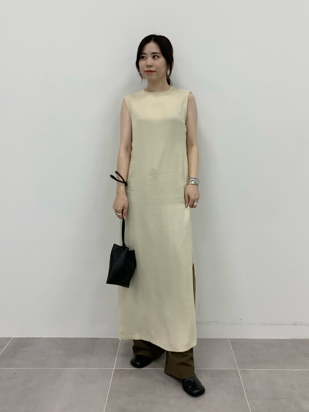 坂田 円香 Sakata Madokaさんの「【TODAYFUL/トゥデイフル】シルキーペンシルドレス（TODAYFUL）」を使ったコーディネートの1枚目の写真