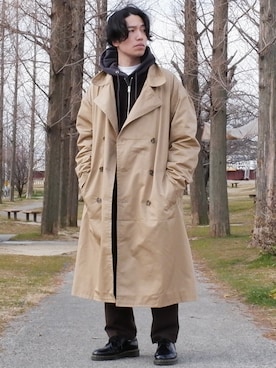 「Confirm（コンファーム）のアイテム（トレンチコート）」を使った、かみけん。さん（メンズ・168cm）の冬コーディネート