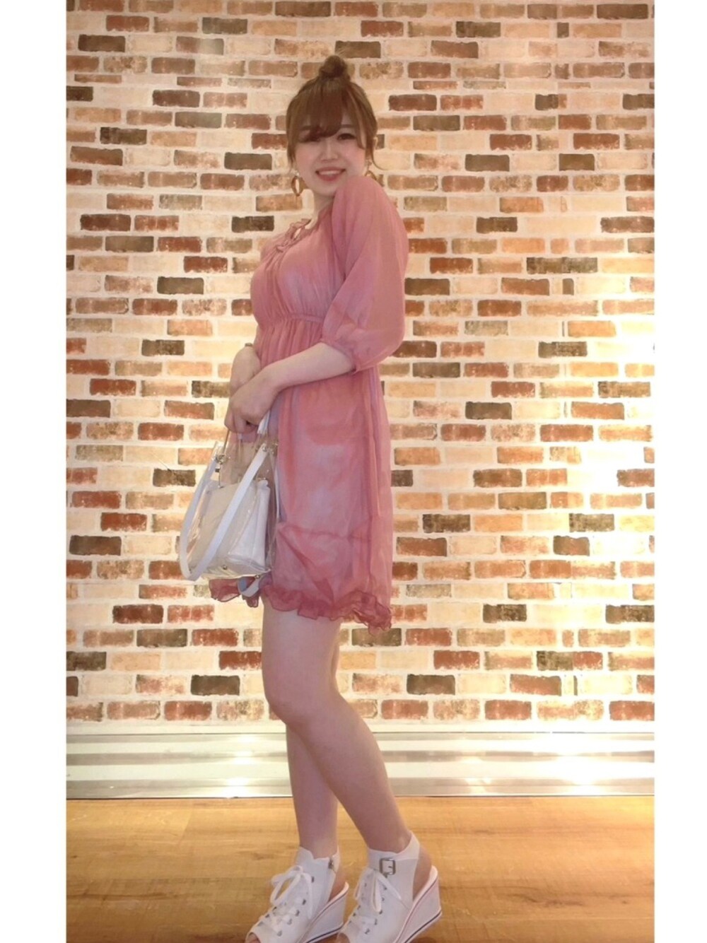 「夏コーデ、おしゃれさんと繋がりたい、オトナ女子、サンダル、プチプラコーデ、ピンク、デートコーデ」｜「shawtyのアイテム（バッグ、ホワイト系）」を使った、yu❤︎ さん（レディース・157cm）の春コーディネートの1枚目の写真