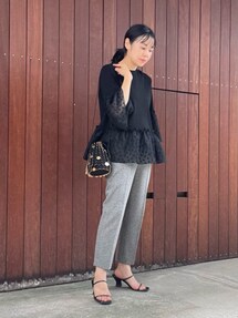 フラワーカットジャカード コンビニットを使った人気ファッション