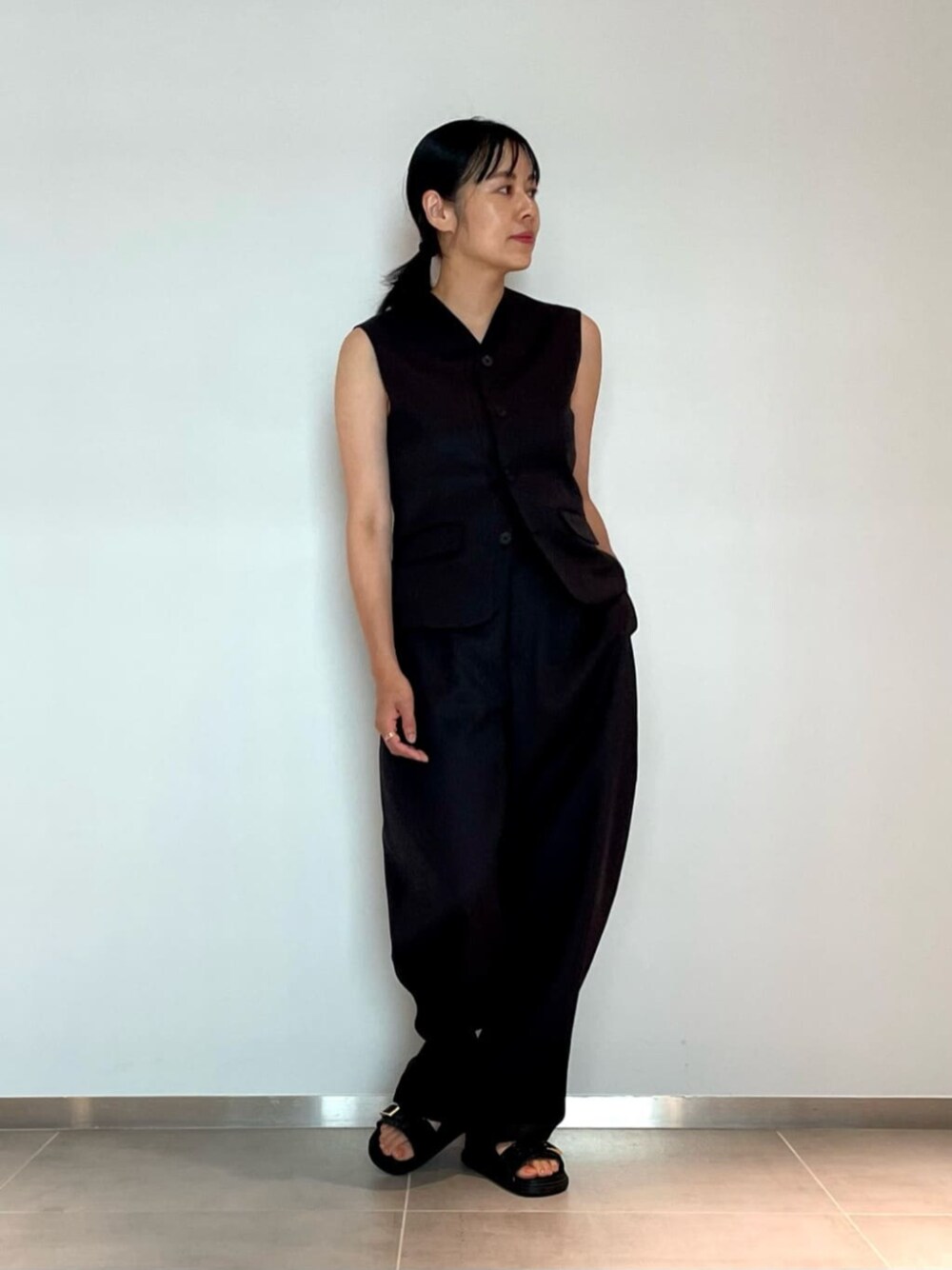 【祝開店！大放出セール開催中】 LOEFF（ロエフ）の「＜LOEFF＞ギャバ ベスト（ベスト）」 - WEAR トップス