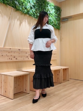 「アイテム（パンプス）」を使った、卑弥呼　阪急川西店 NICALさん（レディース・170cm）の秋コーディネート
