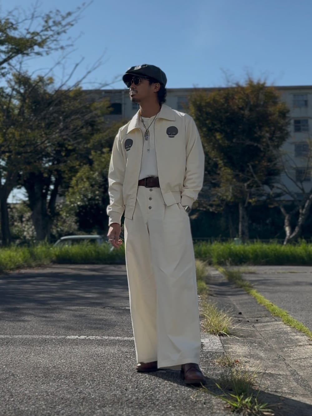「アメカジ」｜「tk.TAKEO KIKUCHIのK’PJT by AYUTA “スカルじゃん”スイングトップジャケット（ブルゾン、ホワイト系）」を使った、mohican_naoyaさん（メンズ・176cm）の秋コーディネートの1枚目の写真