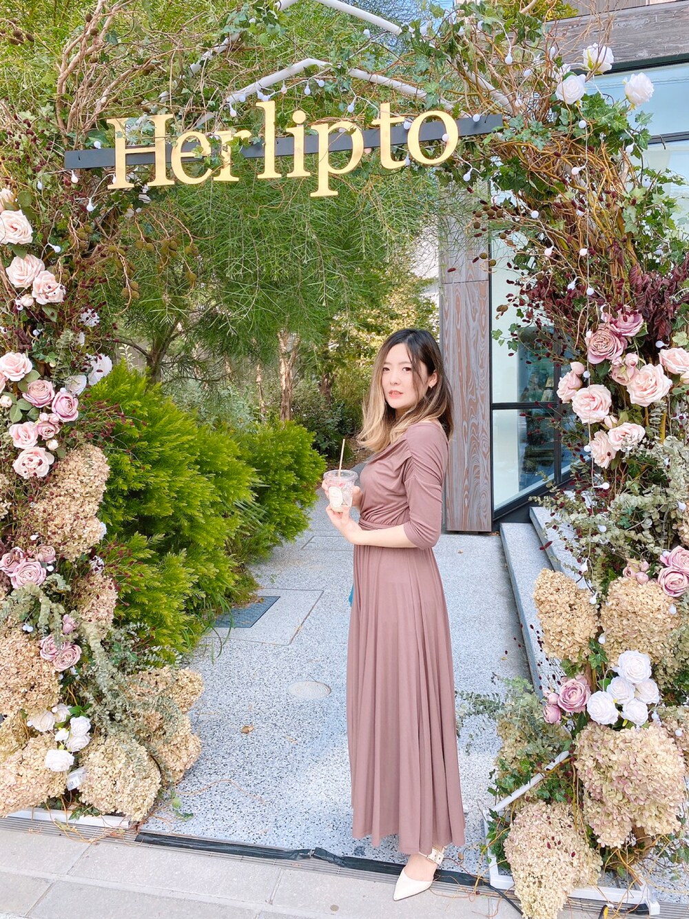 「Herlipto、秋コーデ」｜「herliptoのアイテム（ワンピース、ブラウン系）」を使った、snowshellさん（レディース・158cm）の秋コーディネートの1枚目の写真