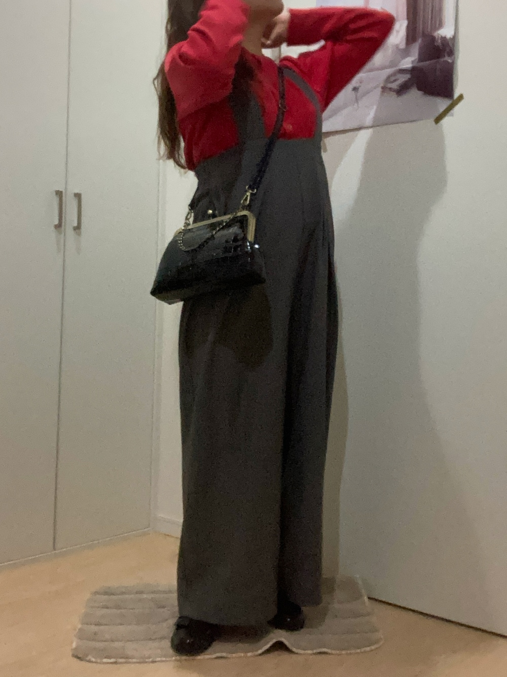 「大人コーデ、春先取り、おしゃれさんと繋がりたい、カーディガン、ショルダーバッグ、ZARA、春服みてみて、カジュアルコーデ、きれいめカジュアル、低身長、feepur、SHIEN、ローファー、骨格ストレート」｜「feepurのスナップボタンリブカットカーディガン（カーディガン/ボレロ、レッド系）」を使った、maple. さん（レディース・151cm）の冬コーディネートの1枚目の写真