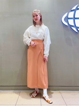 「アイテム（ストール/ショール）」を使った、コウノナホさん（レディース・164cm）の冬コーディネート