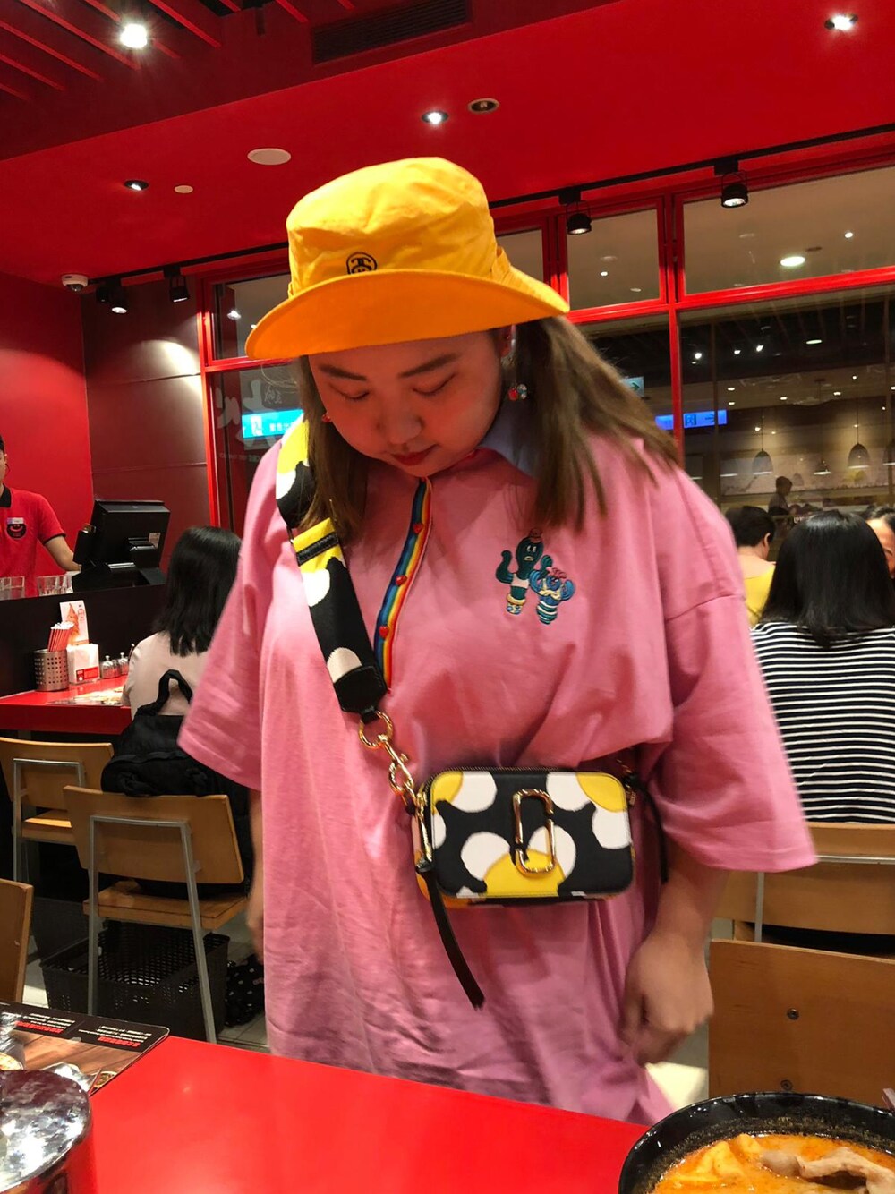 「STUSSYのアイテム（ハット、イエロー系）」を使った、Yoyo🇹🇼さん（レディース・158cm）の夏コーディネートの1枚目の写真