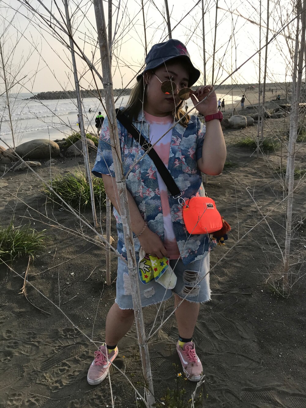 「漁光島」｜「VANSのアイテム（スニーカー、ピンク系）」を使った、Yoyo🇹🇼さん（レディース・158cm）の夏コーディネートの1枚目の写真