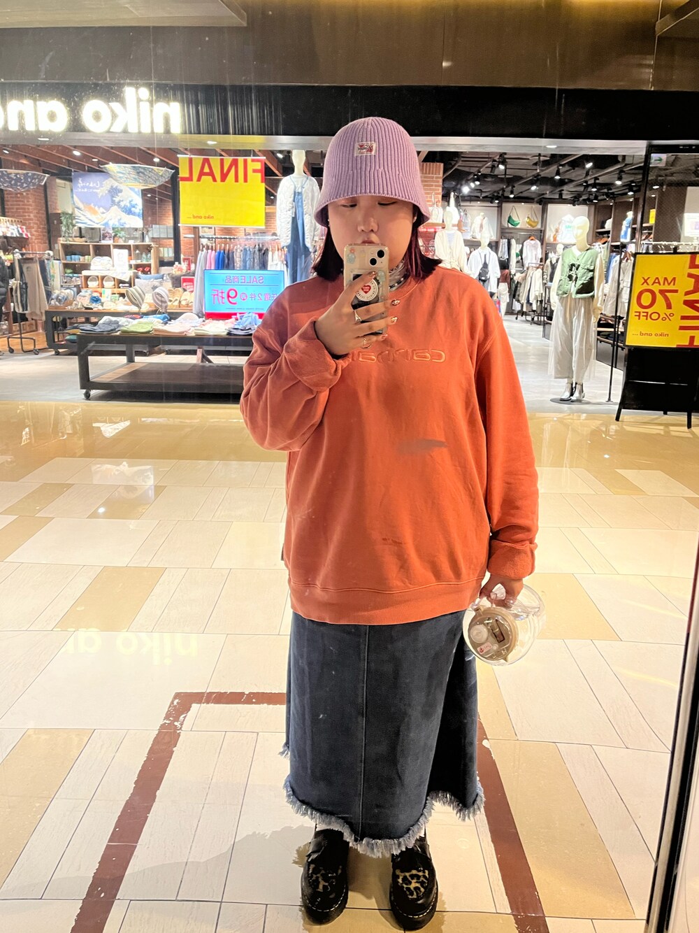 「Carhartt WIPのアイテム（トップス、オレンジ系）」を使った、Yoyo🇹🇼さん（レディース・158cm）の夏コーディネートの1枚目の写真