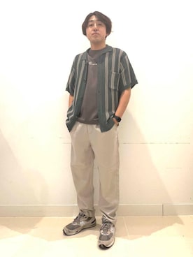 「やや暑い」｜「アイテム（スラックス）」を使った、shoさん（メンズ・173cm）の春コーディネート