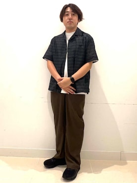 「やや暑い」｜「アイテム（スラックス）」を使った、shoさん（メンズ・173cm）の春コーディネート