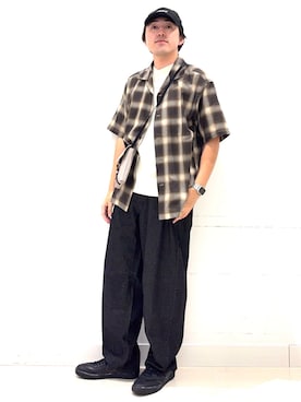 「SENSE OF PLACE by URBAN RESEARCH(センスオブプレイスバイアーバンリサーチ)のGASTON LUGA SPLASH MINI CROSSBODY(ショルダーバッグ、グレー系)」を使った、shoさん(メンズ・173cm)の夏コーディネート