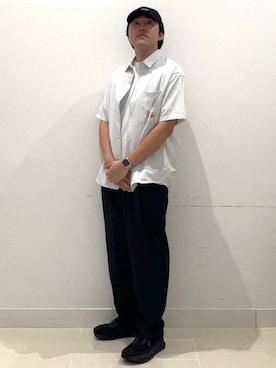 「SENSE OF PLACE by URBAN RESEARCH(センスオブプレイスバイアーバンリサーチ)の『別注』LOVE POP STUDIO×SENSE OF PLACE シャツ(シャツ/ブラウス、ホワイト系)」を使った、shoさん(メンズ・173cm)の春コーディネート