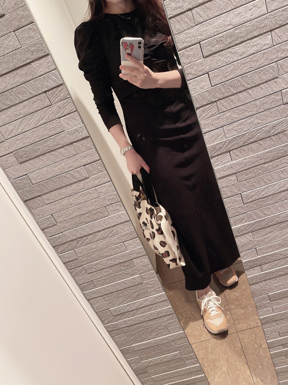 「秋服まるっと大公開、カジュアル、休日コーデ、楽チンコーデ、大人女子」｜「JILL STUARTのアイテム（トートバッグ、ブラウン系）」を使った、ぱせりさん（レディース・161cm）の秋コーディネートの1枚目の写真